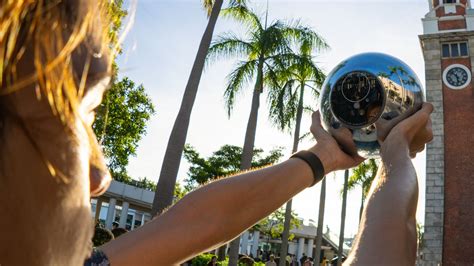 Worldcoin: ChatGPT boss's crypto project that scans people's eyeballs .